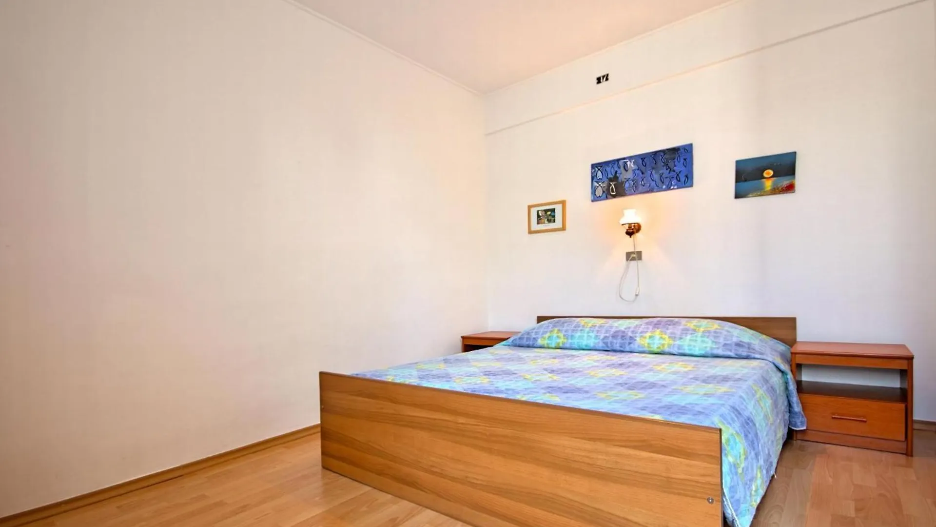 Apartment Nika 5 In Der Residenz Mit Pool Und Whirlpool In Strandnaehe Умаг Хорватия