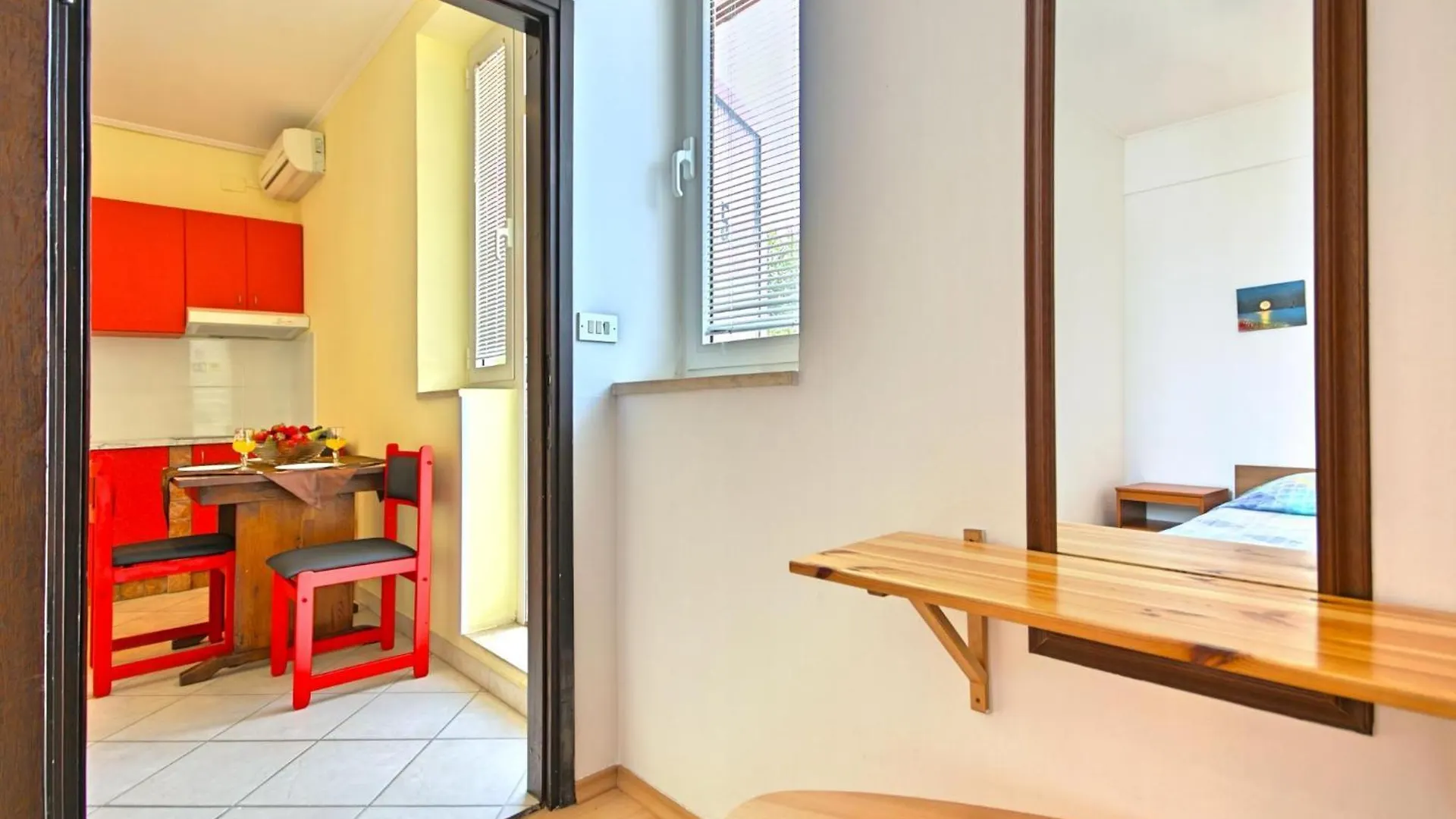 Apartment Nika 5 In Der Residenz Mit Pool Und Whirlpool In Strandnaehe Умаг