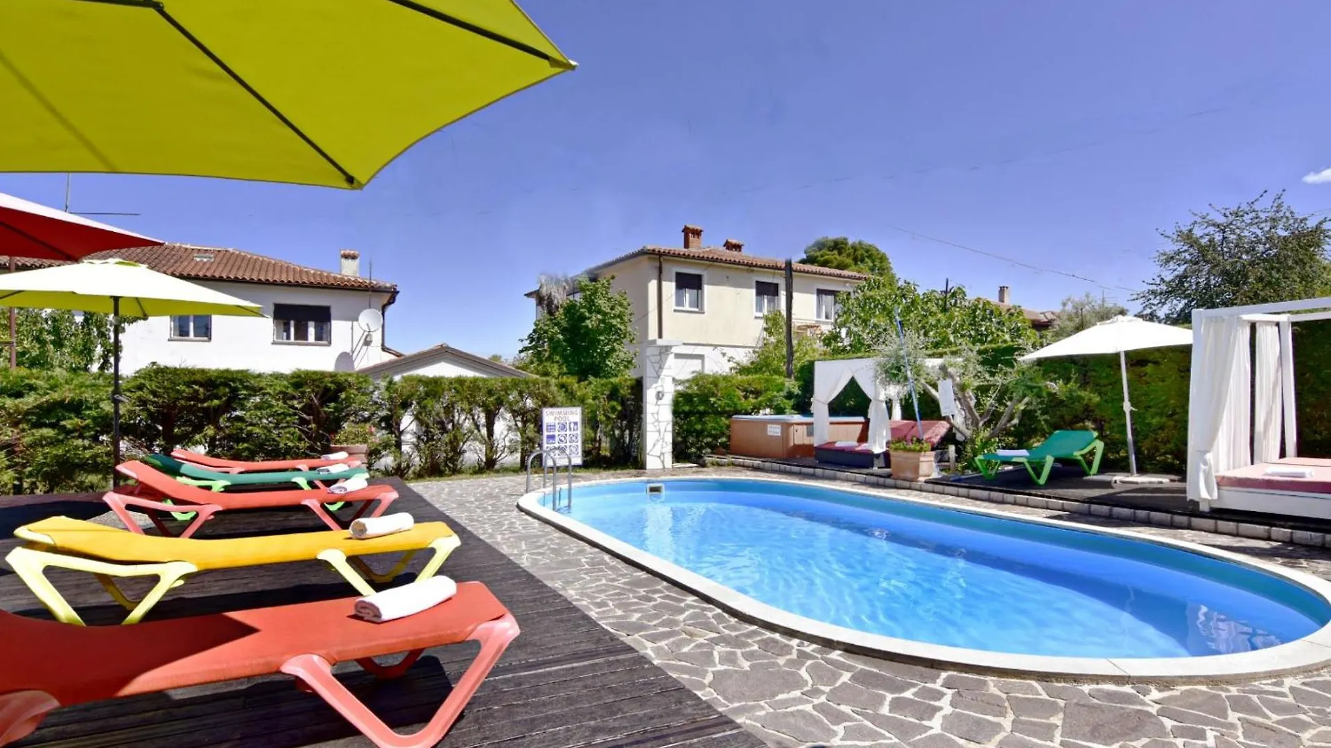 Apartment Nika 5 In Der Residenz Mit Pool Und Whirlpool In Strandnaehe Умаг