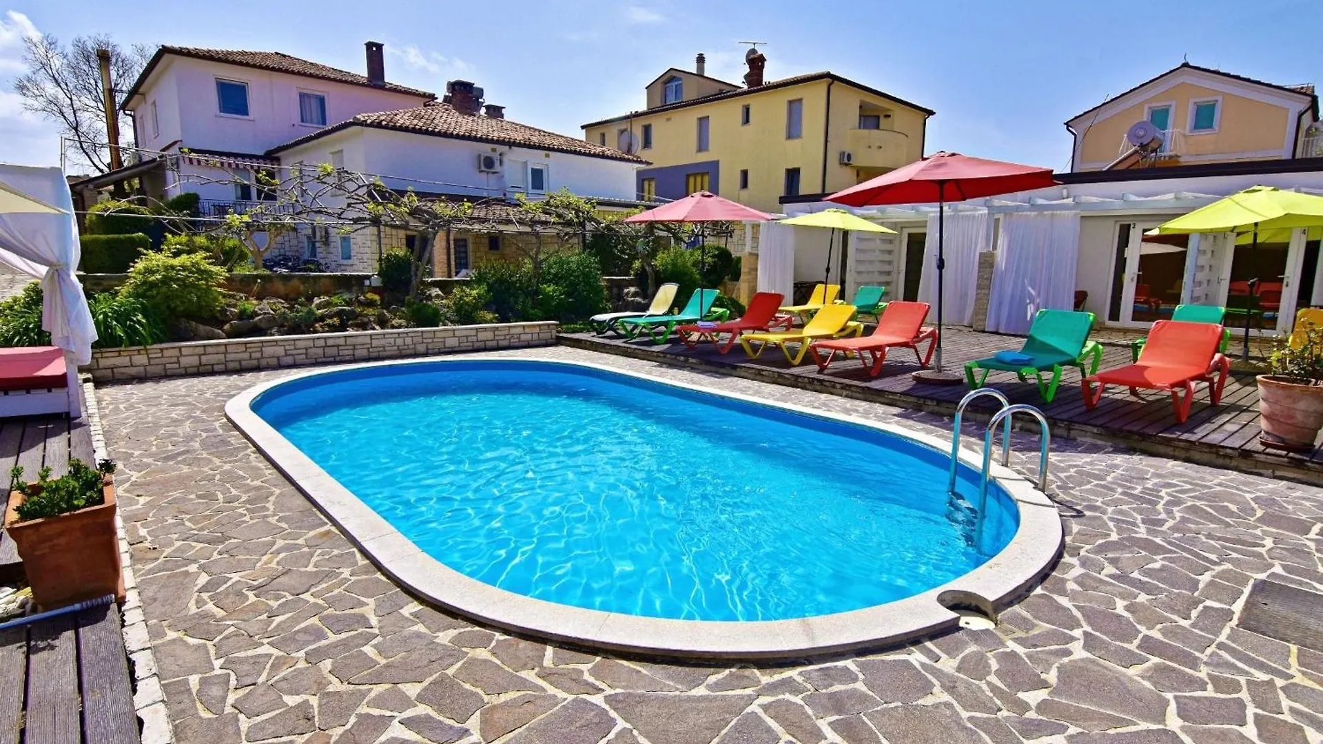 Apartment Nika 5 In Der Residenz Mit Pool Und Whirlpool In Strandnaehe Умаг